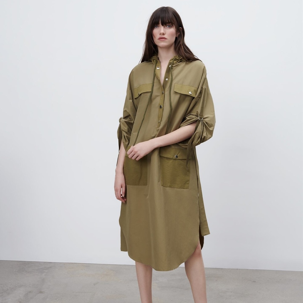 Hooded dress with contrasting pockets from Zara